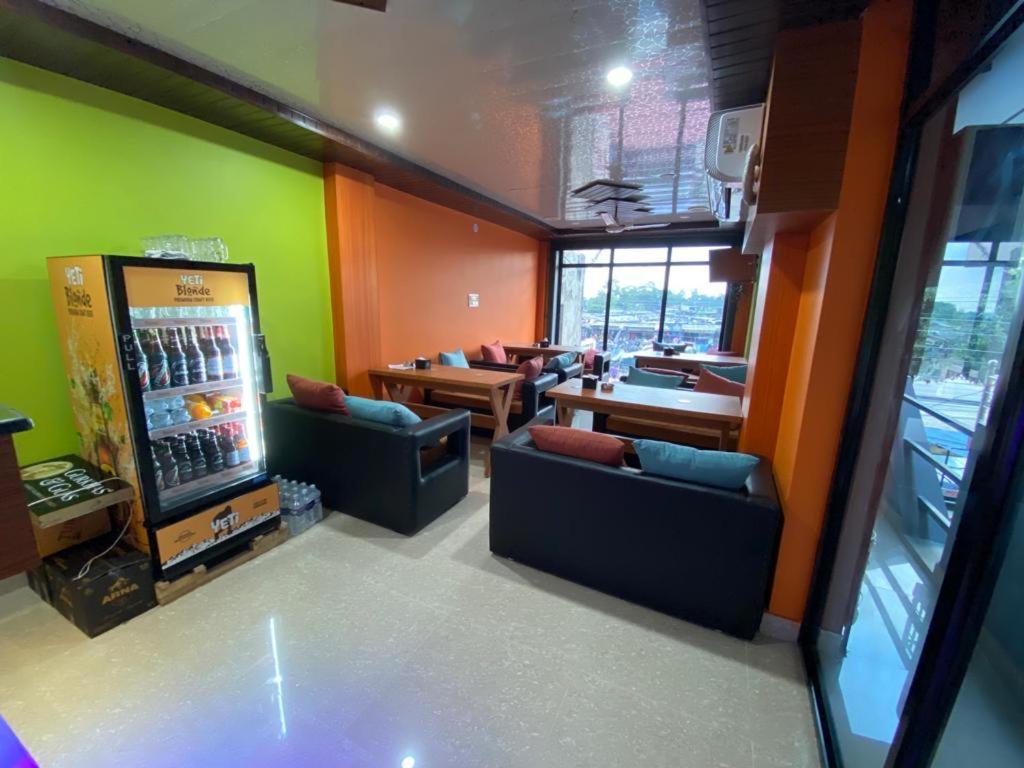 Hotel Kjs Inn Bahāsi 외부 사진